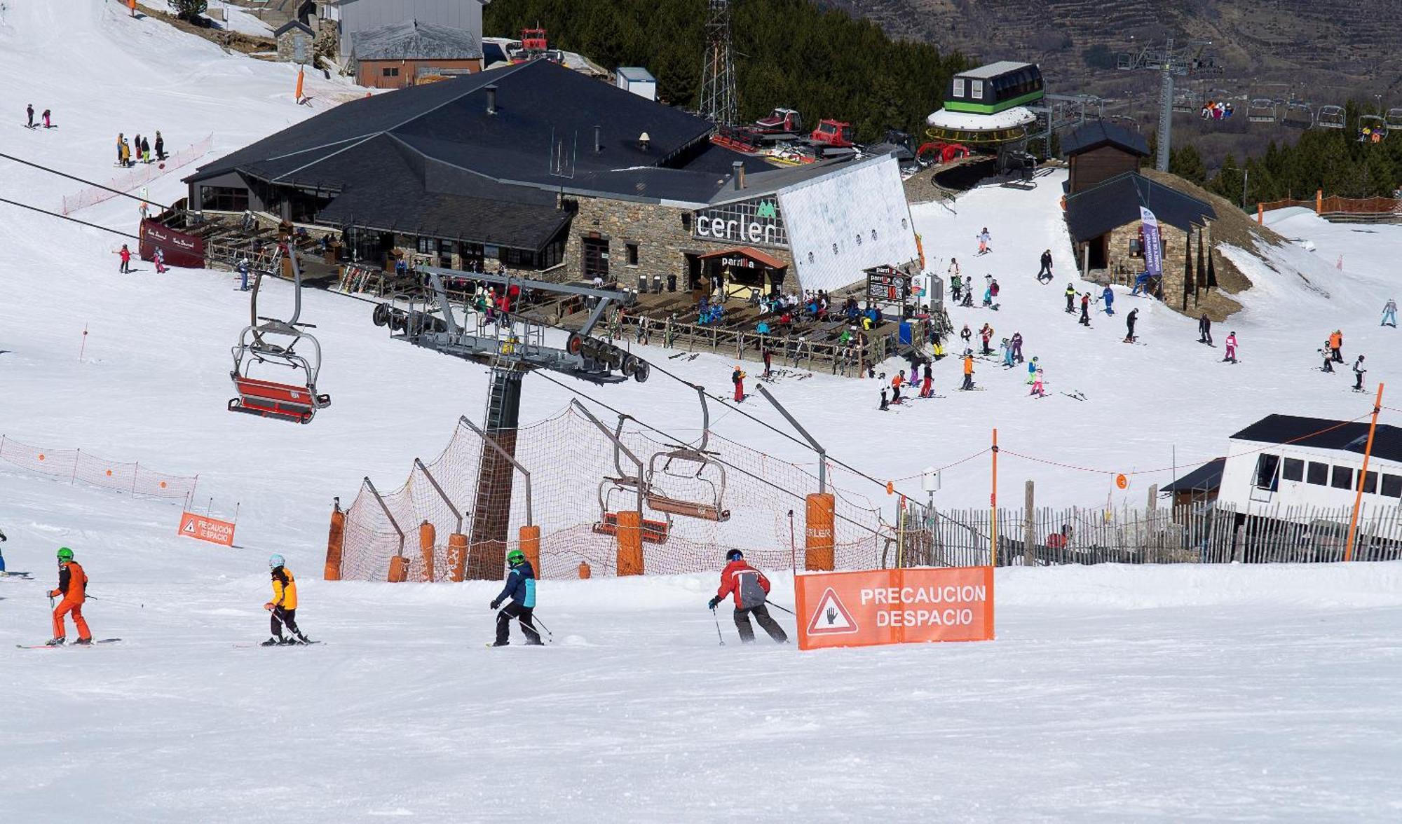 Up Benasque Flor De Nieve Lejlighed Eksteriør billede
